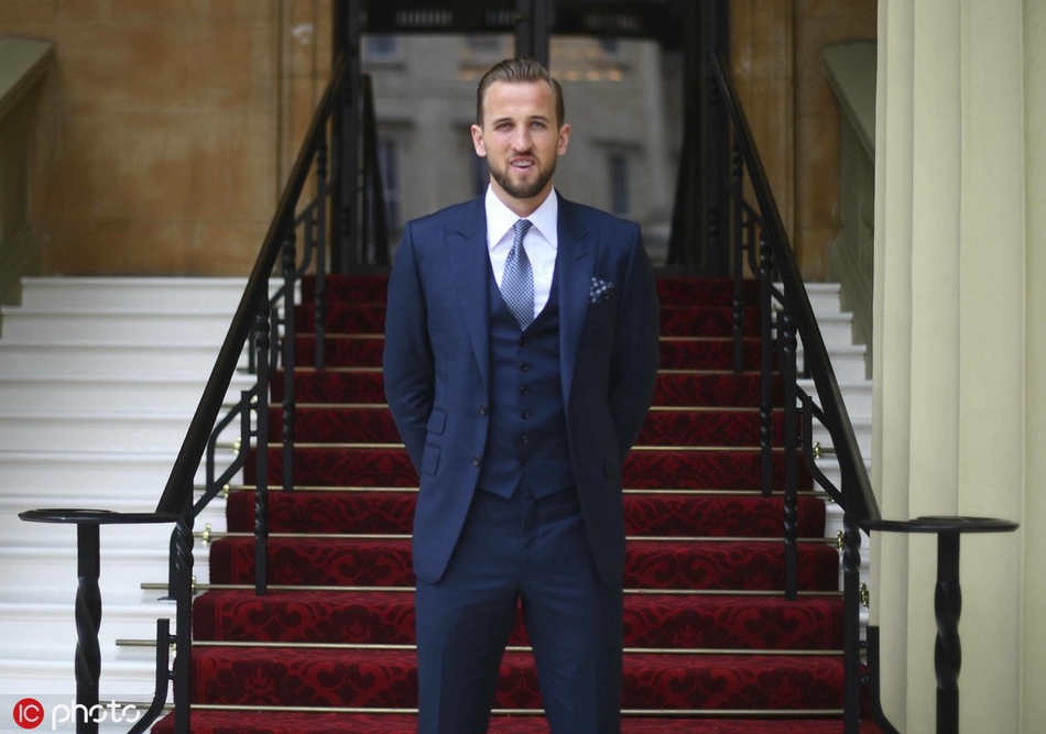 凯恩授勋MBE大英帝国员佐勋章