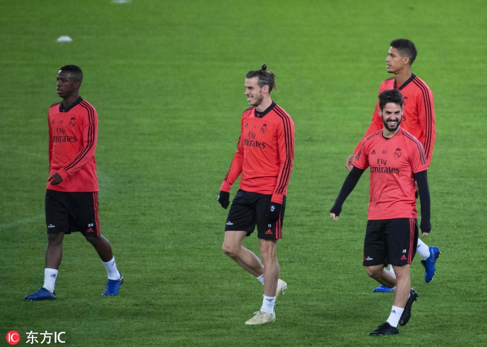 皇马训练 贝尔伊斯科真亲密