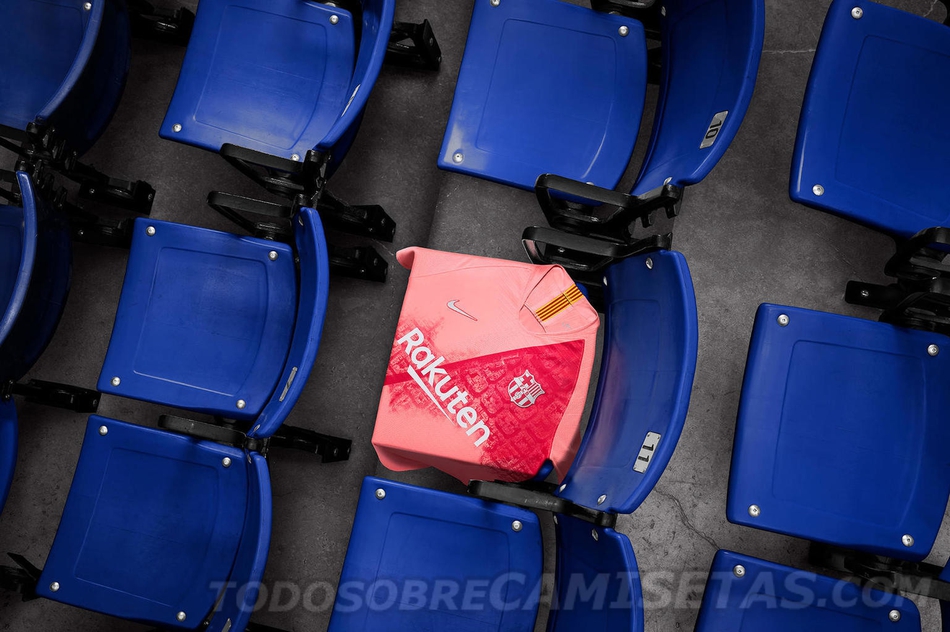 粉！巴萨第二客场球衣发布