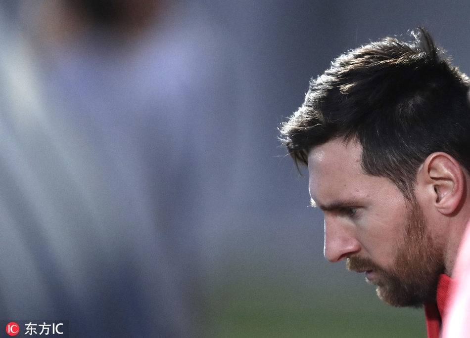 巴萨训练备战欧冠对阵里昂