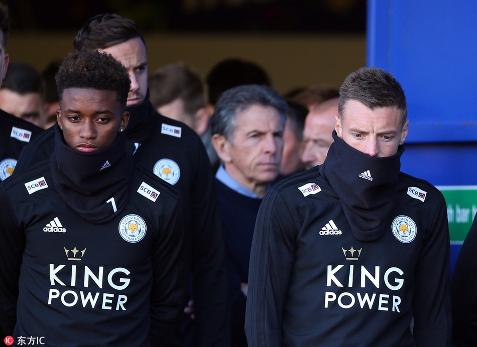 瓦尔迪等莱斯特球员悼念老板