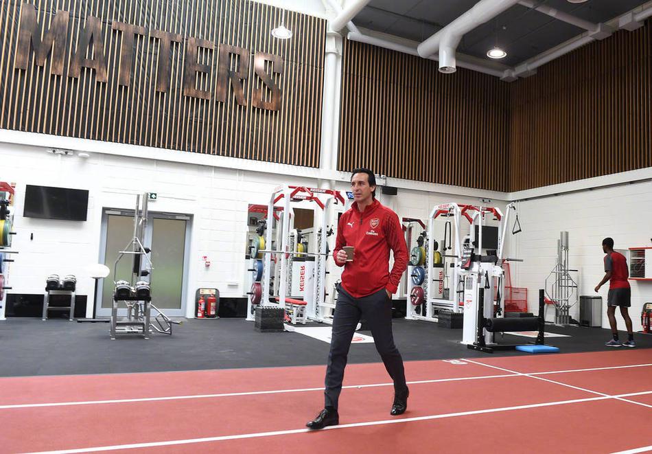 新官上任 埃梅里到基地视察