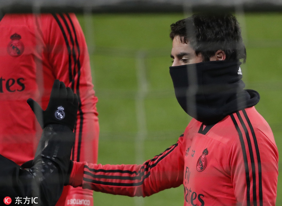 皇马训练 魔笛拉莫斯爱的抱抱