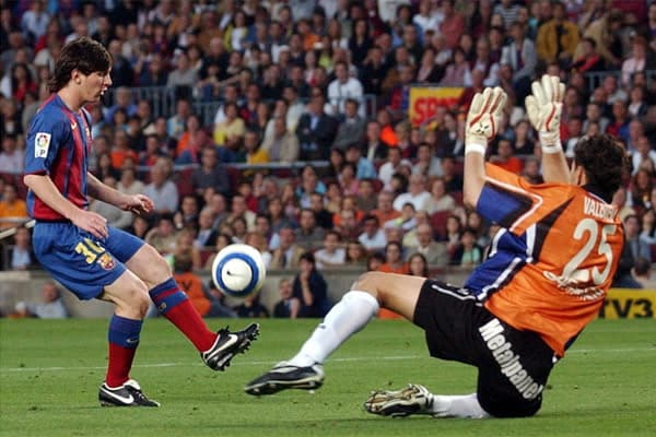 4 打入巴萨首球 2005年