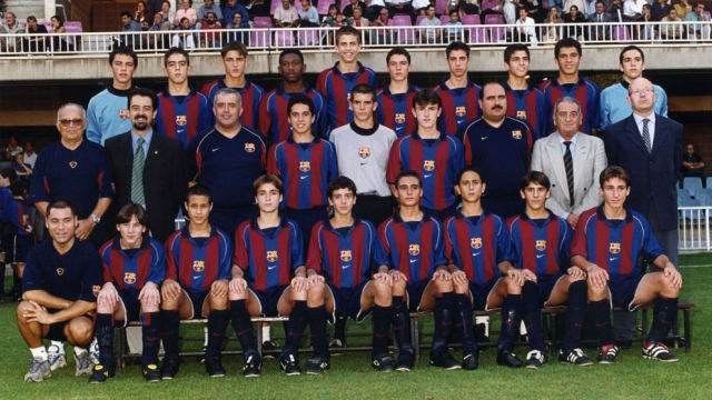 2 那支不可战胜的球队 梅西小法皮克都在阵中 2002年