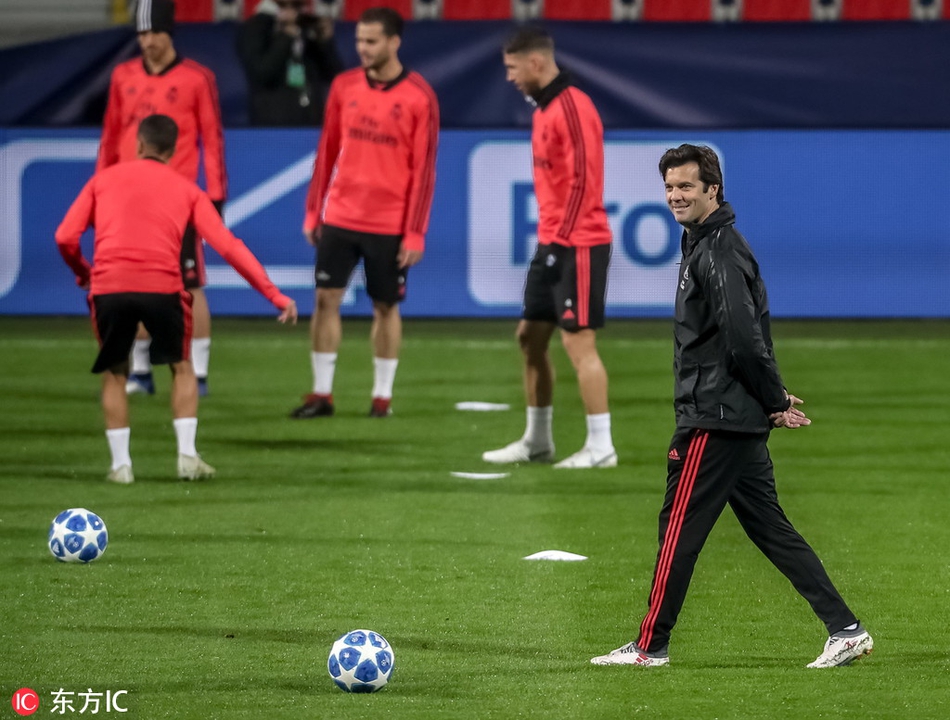 皇马训练 魔笛拉莫斯爱的抱抱