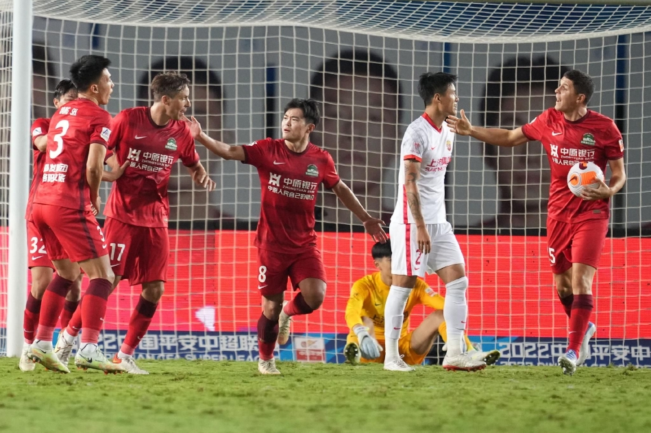 [中超]上海上港2-1河南