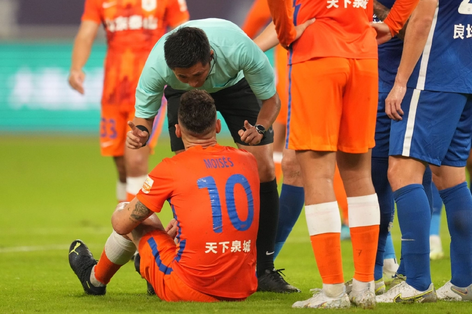 [中超]山东泰山1-1武汉三镇