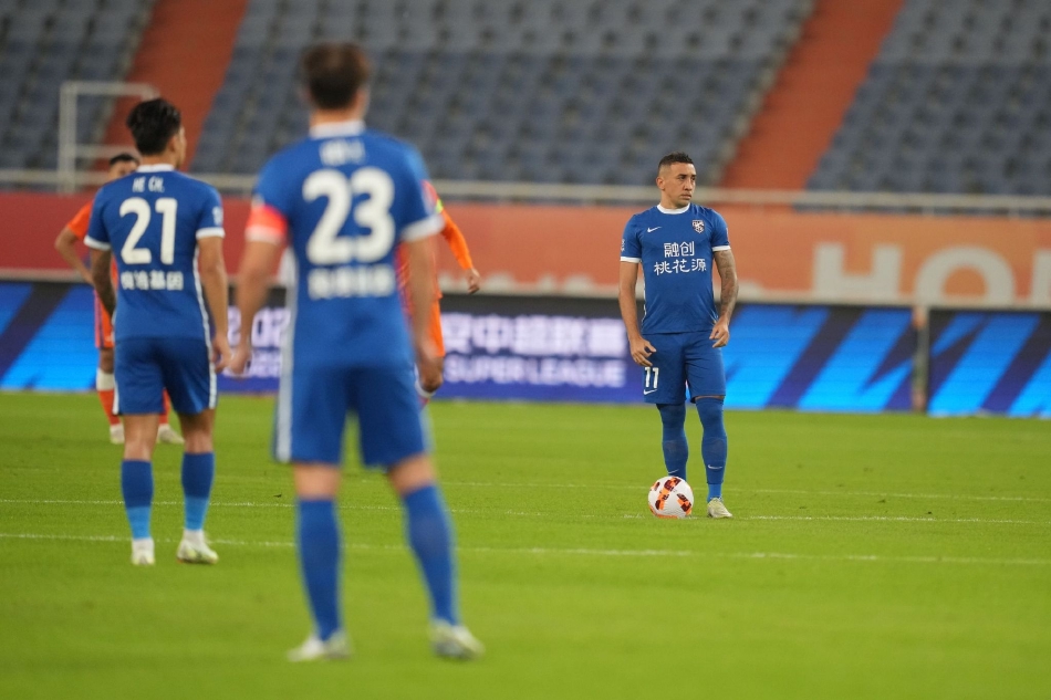 [中超]山东泰山1-1武汉三镇