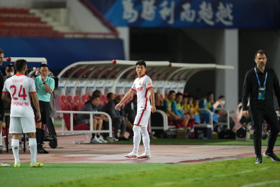 [中超]上海上港2-1河南