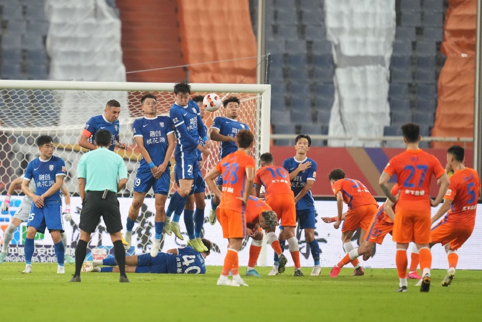 [中超]山东泰山1-1武汉三镇