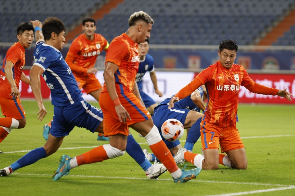 [中超]山东泰山1-1武汉三镇