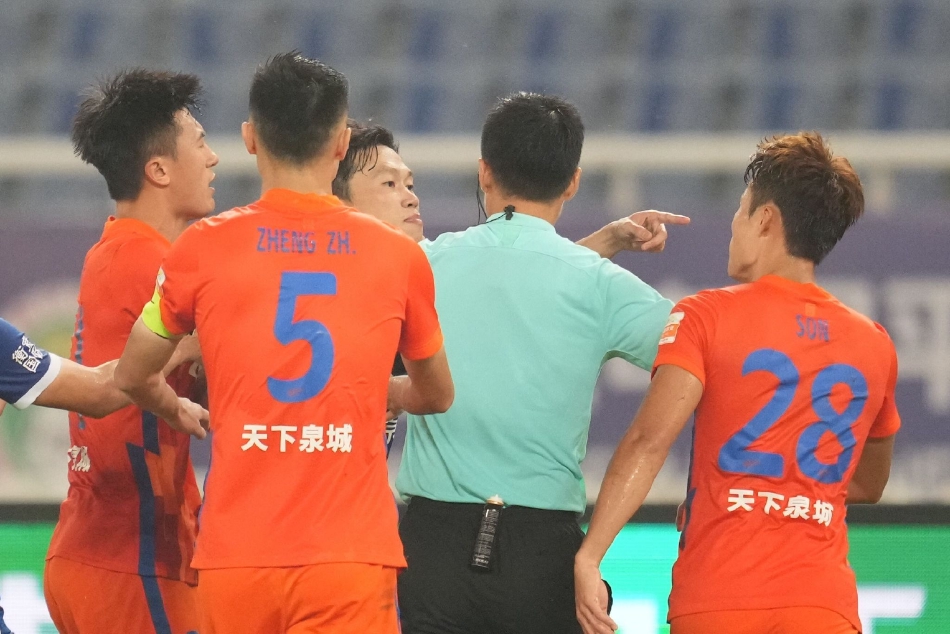 [中超]山东泰山1-1武汉三镇