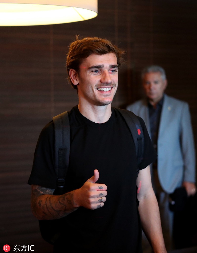 格列兹曼赴乌拉圭参加戈丁婚礼