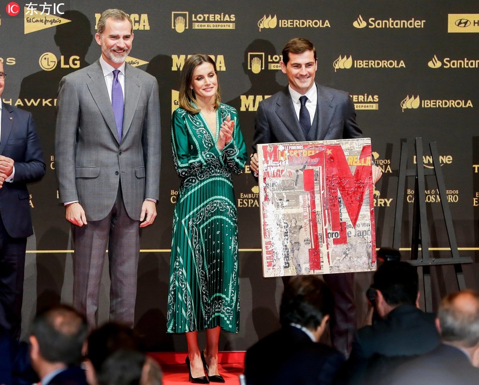 马卡报80周年庆 卡西现身祝贺