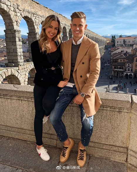 皇马大将娇艳女友