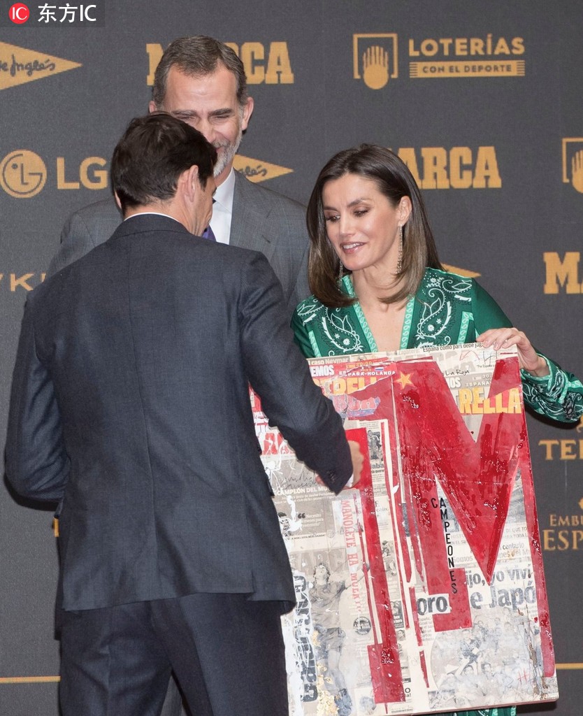 马卡报80周年庆 卡西现身祝贺