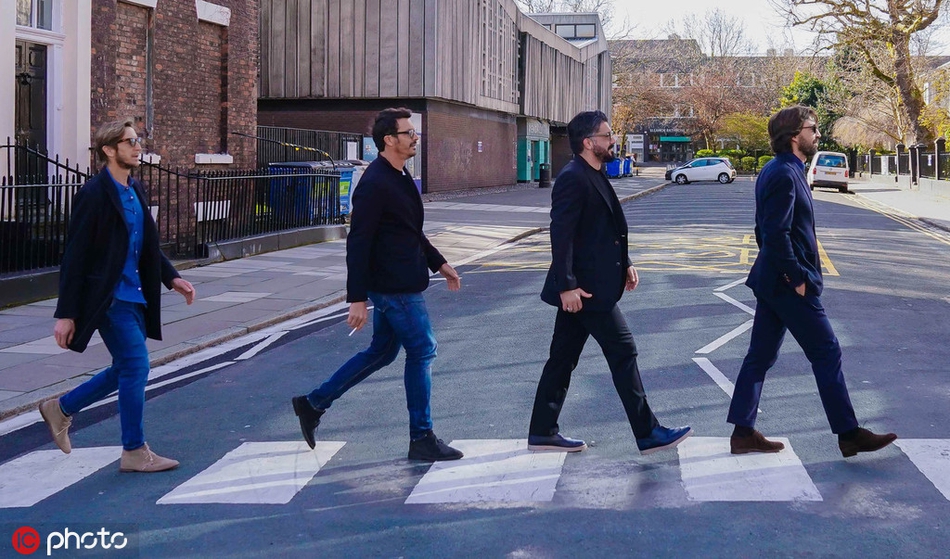 会玩!AC米兰4名宿致敬披头士