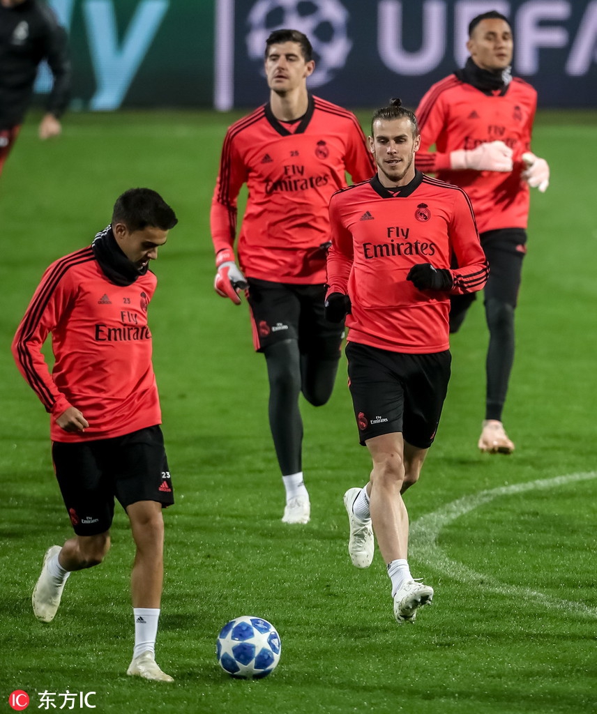 皇马训练 魔笛拉莫斯爱的抱抱