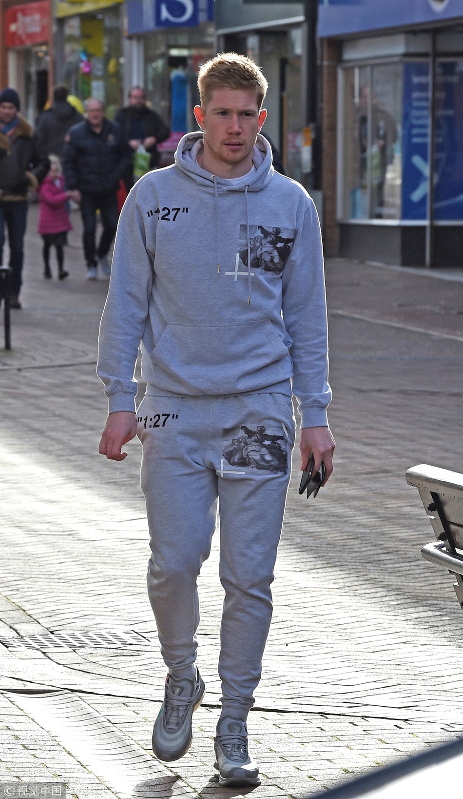 德布劳内变身邻家男孩_高清图集_新浪网