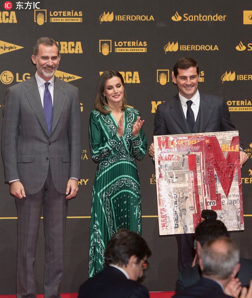 马卡报80周年庆 卡西现身祝贺