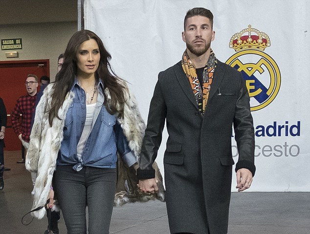 镇住了！拉莫斯未婚妻这气场