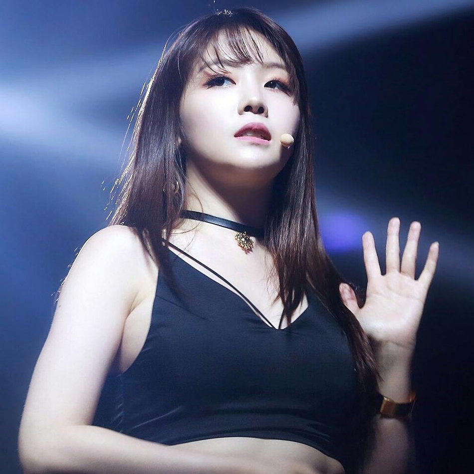 甜美可爱的她 曾让孙兴O着迷