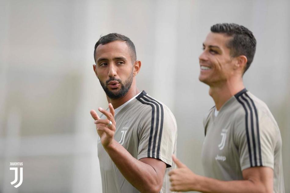 尤文训练 C罗最抢镜