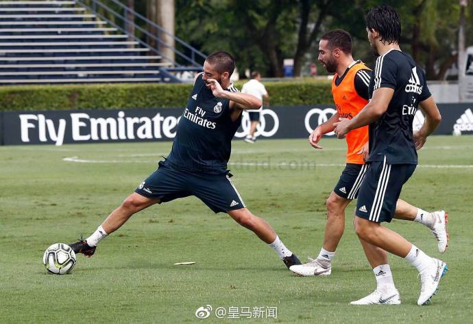 皇马训练备战曼联 贝尔真卖力