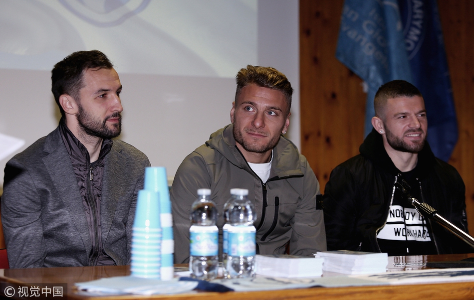 拉齐奥进学校 蓝鹰大鹏展翅