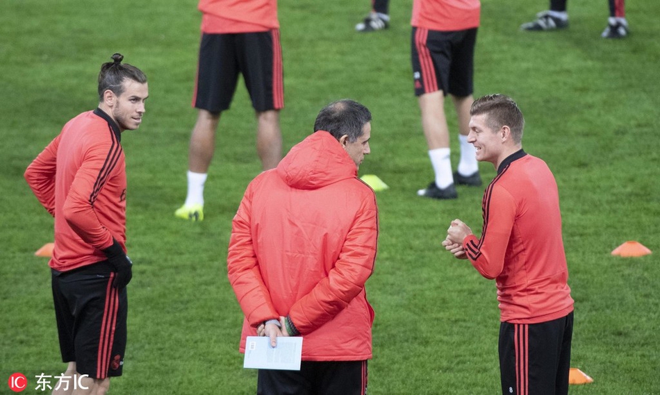 皇马训练 贝尔伊斯科真亲密