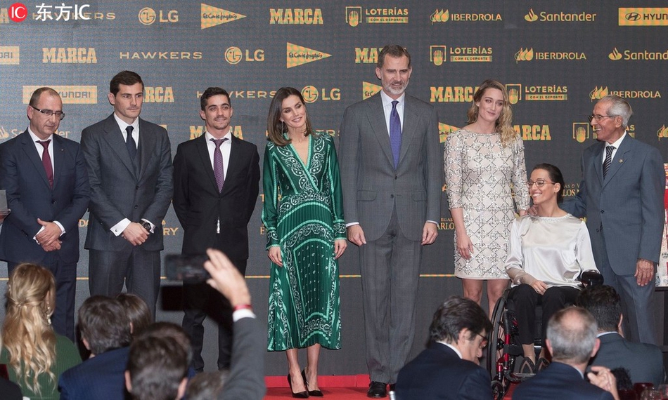 马卡报80周年庆 卡西现身祝贺