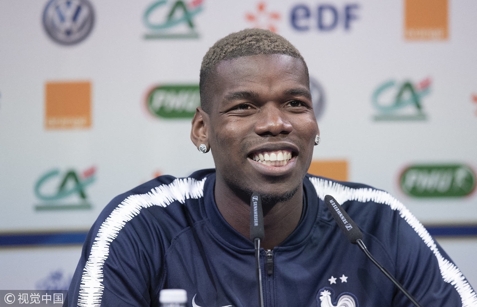 法国队发布会 博格巴贡献表情包