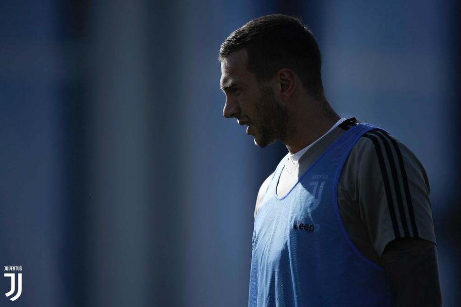 尤文备战新赛季 C罗最抢镜