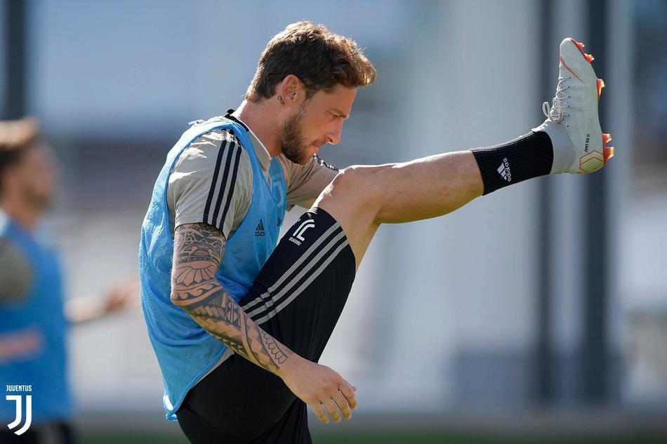 尤文备战新赛季 C罗最抢镜