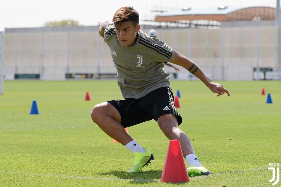 尤文训练备战 C罗抢镜