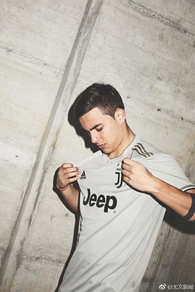 尤文帅气第一客场队服