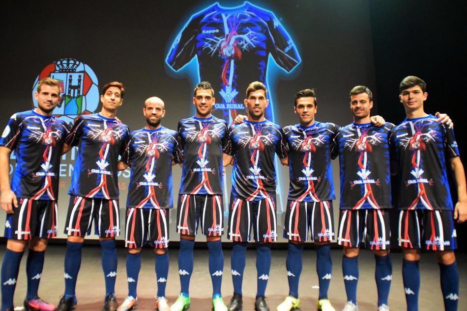 惊了！西班牙俱乐部奇葩球衣