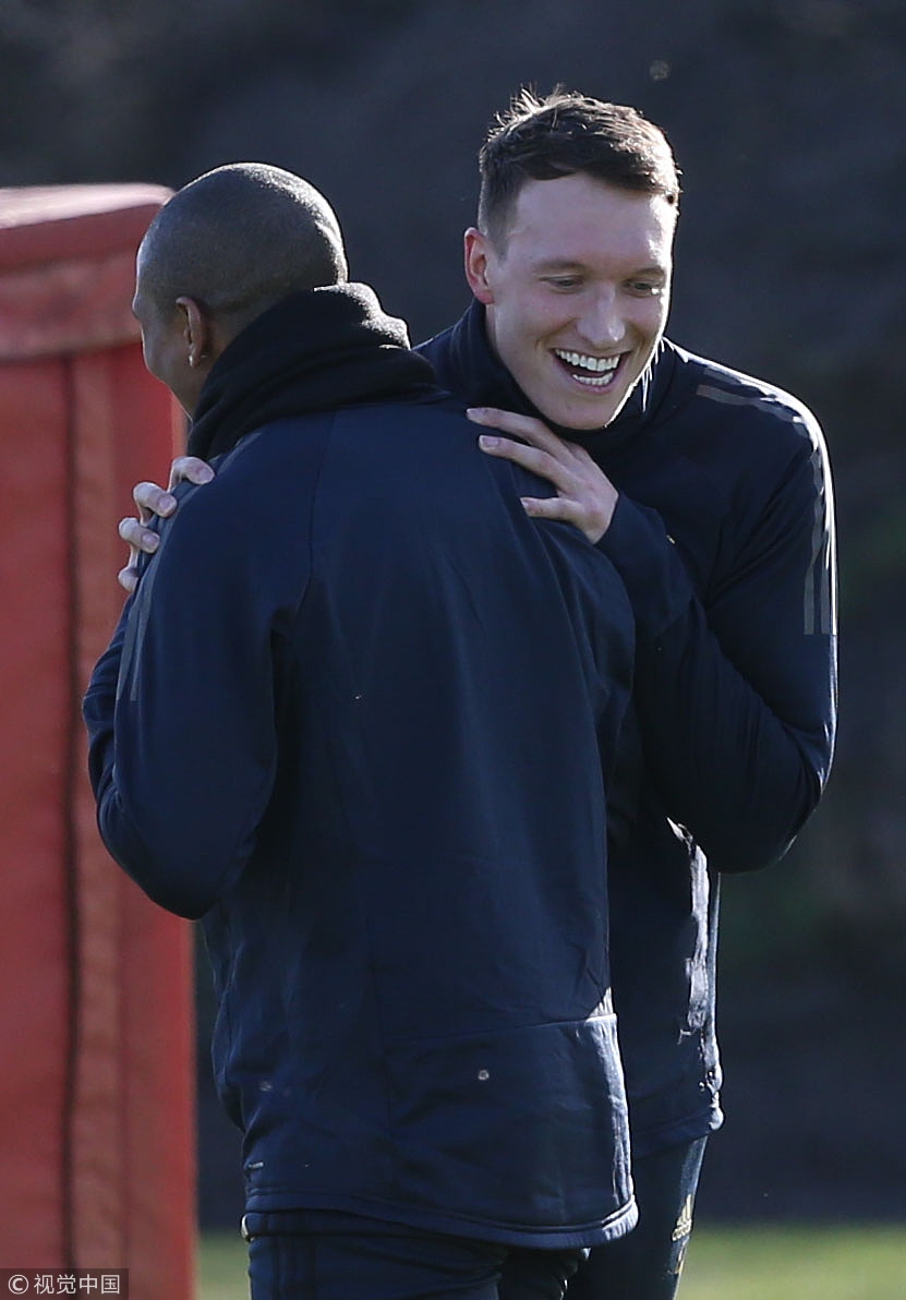 曼联训练备战大巴黎 笑声不断