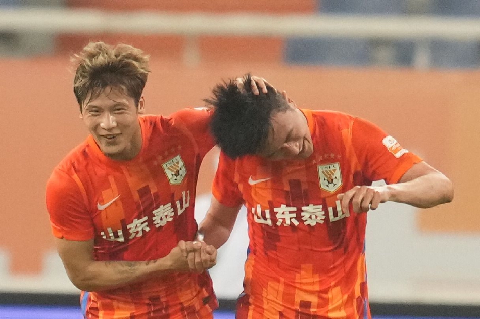 [中超]山东泰山1-1武汉三镇