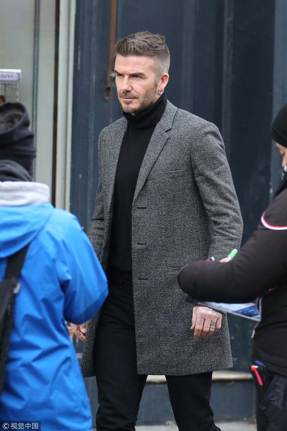 贝克汉姆街头展男神魅力