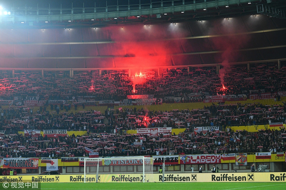 AC米兰锋霸发威 波兰客胜强敌