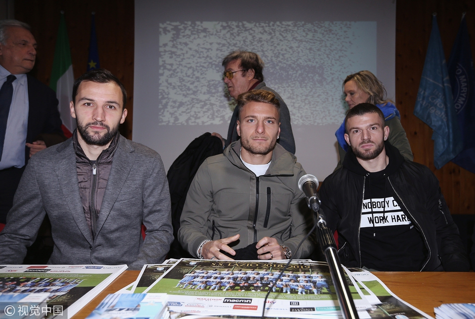 拉齐奥进学校 蓝鹰大鹏展翅