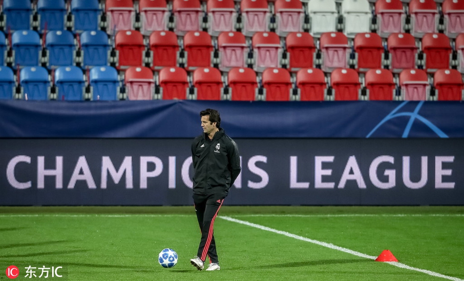 皇马训练 魔笛拉莫斯爱的抱抱