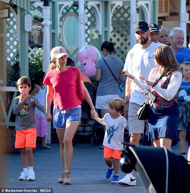 皮克一家人快乐出游