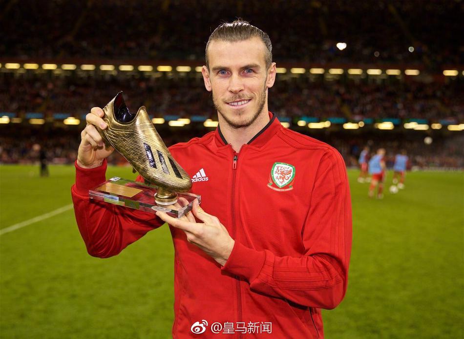 贝尔领奖 威尔士队史最佳射手