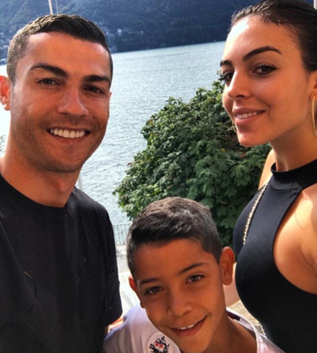 迷你罗和C罗乔治娜