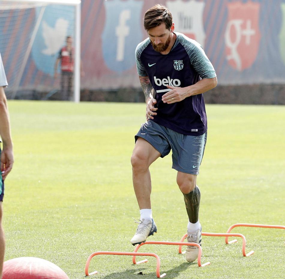 巴萨训练 梅老板抢镜