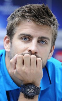 巴萨大将眼睛太迷人