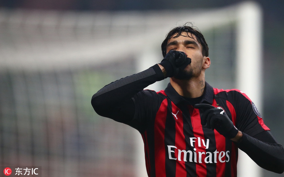 感动！AC米兰新核进球献给他们